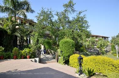 03 Cama_Rajputana_Club_Resort,_Mount_Abu_DSC4042_b_H600